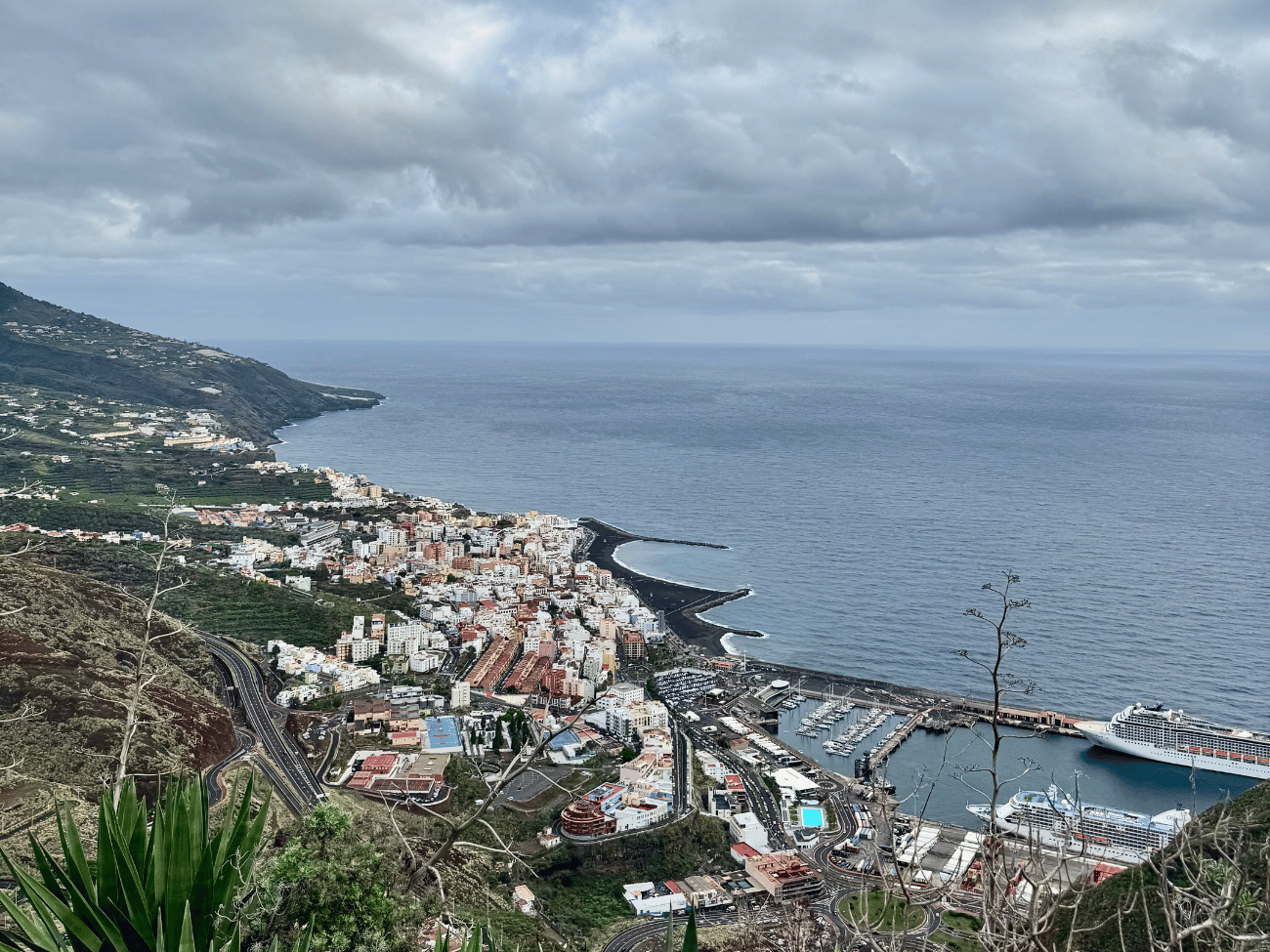 La Palma - Uitzicht over Santa Cruz 